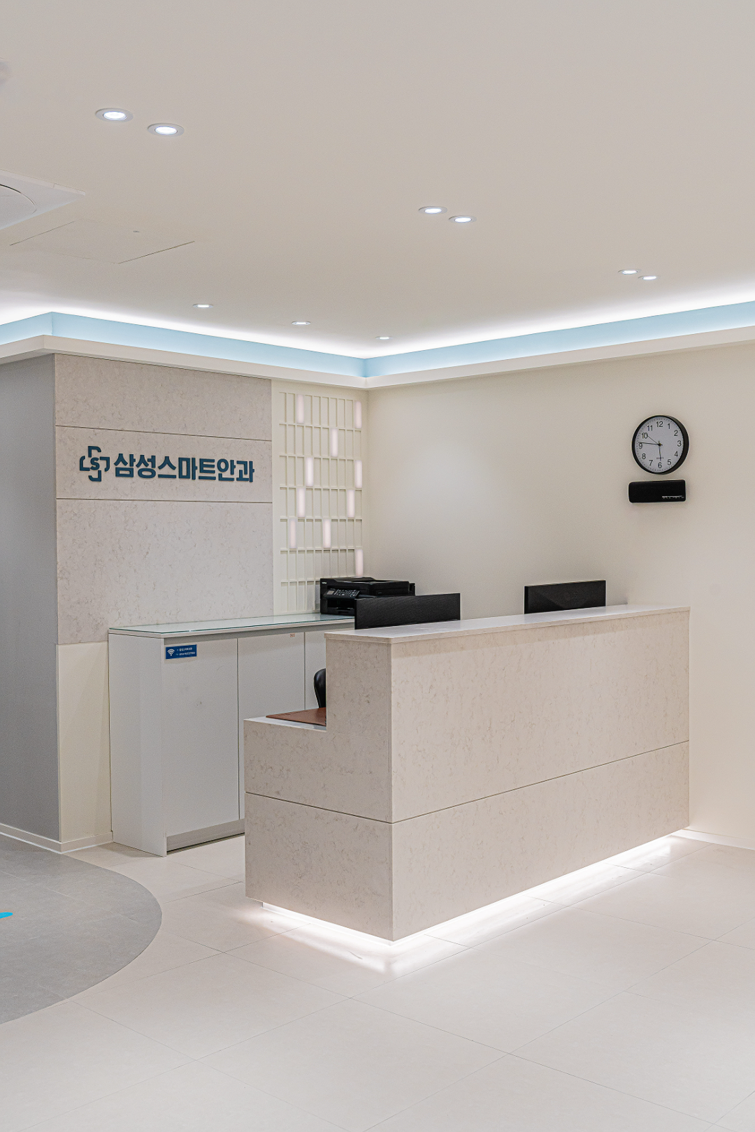 내과 대기 전용 메인 라운지 인테리어